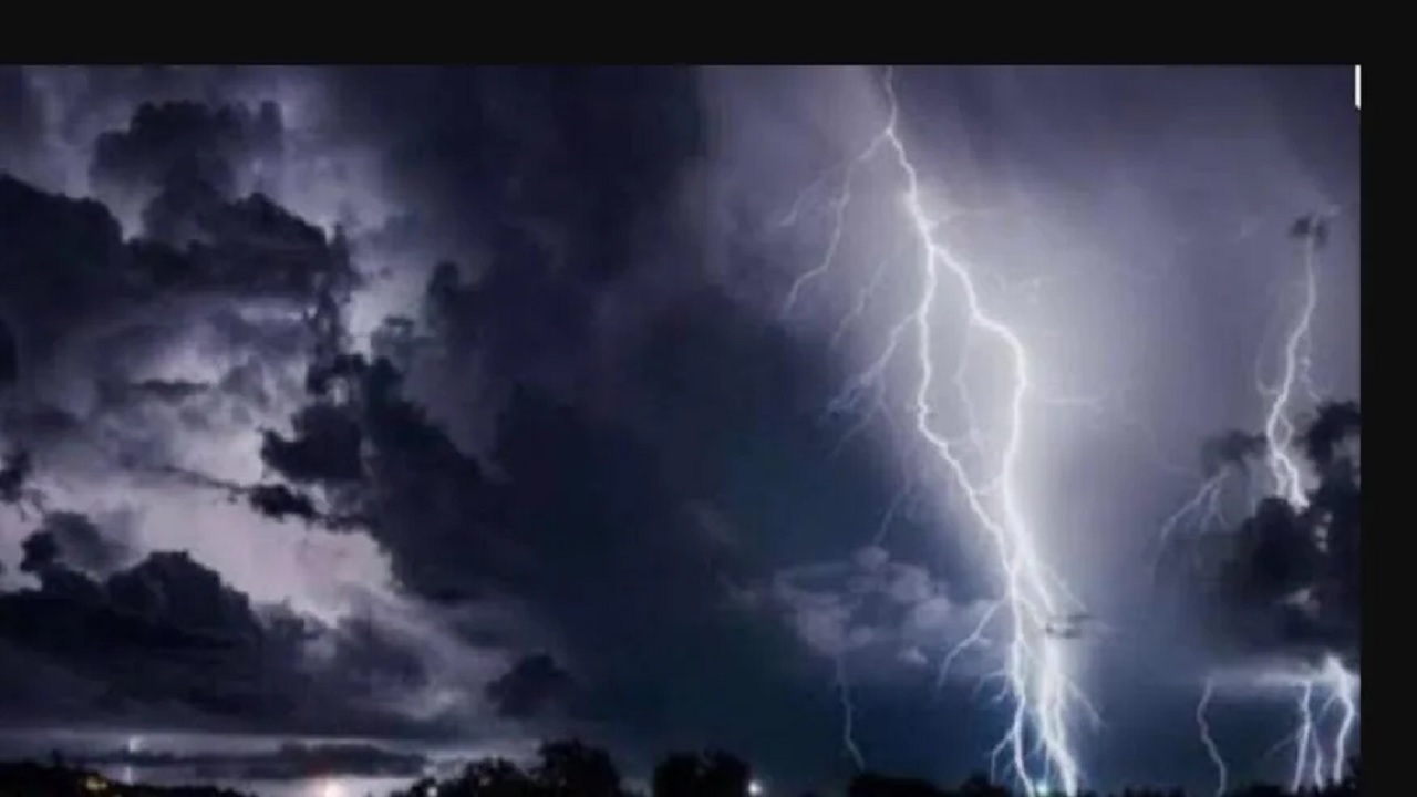 Satna : आकाशीय बिजली से तीन युवकों की मौत, कई झुलसे